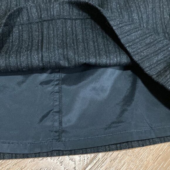 Banana republic factory wool blend skirt with some stretch size 4 - Picture 5 of 9